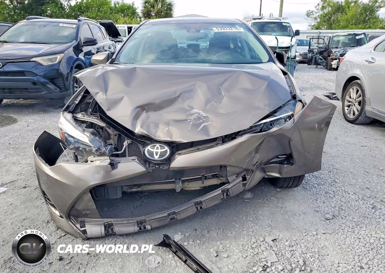 2018 Toyota Corolla Le VIN:2T1BURHE6JC111855 - 5