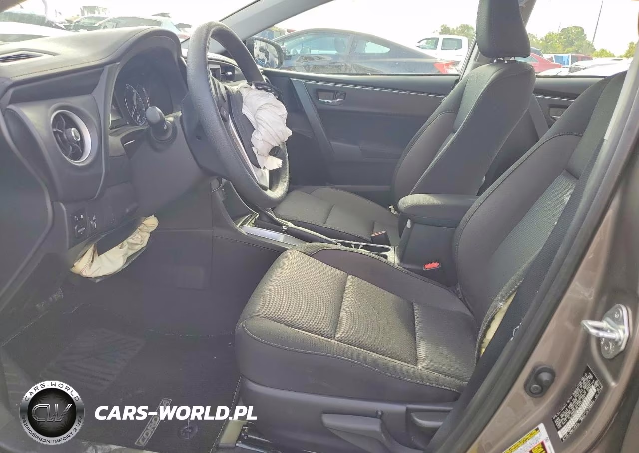 2018 Toyota Corolla Le VIN:2T1BURHE6JC111855 - 7