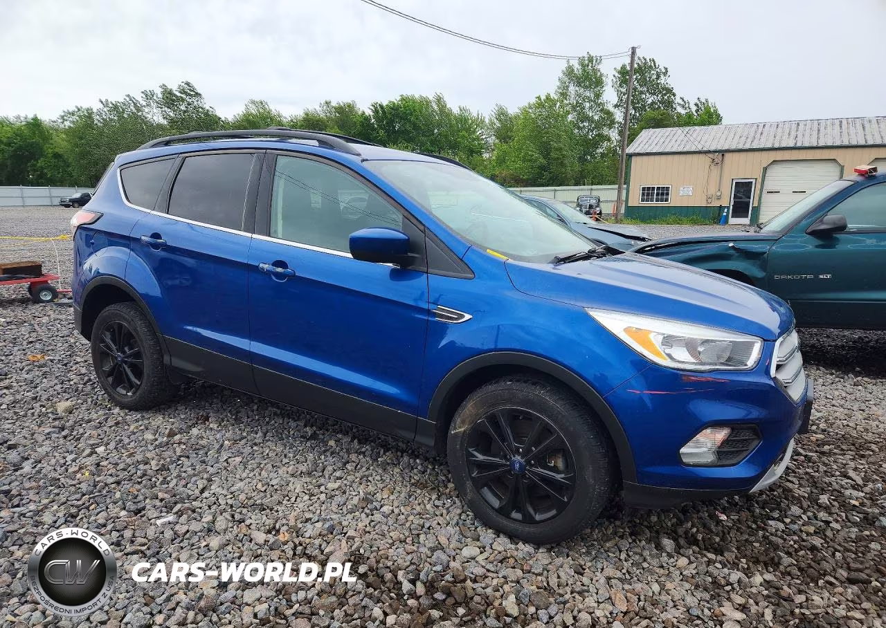 2018 Ford Escape Se VIN:1FMCU9GD5JUD46565 - 4
