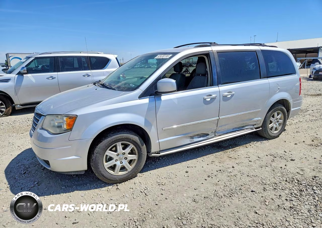 2010 Chrysler Town & Country Touring