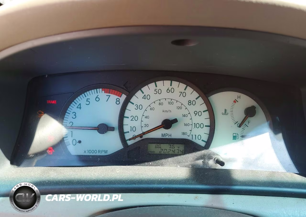 2004 Toyota Corolla Le VIN:2T1BR32E84C300812 - 9