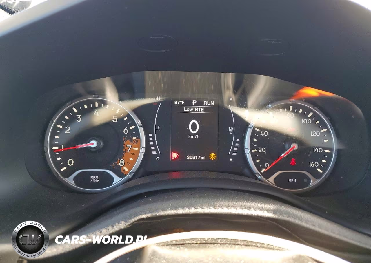 2018 Jeep Renegade Latitude VIN:ZACCJBBB2JPH29424 - 9