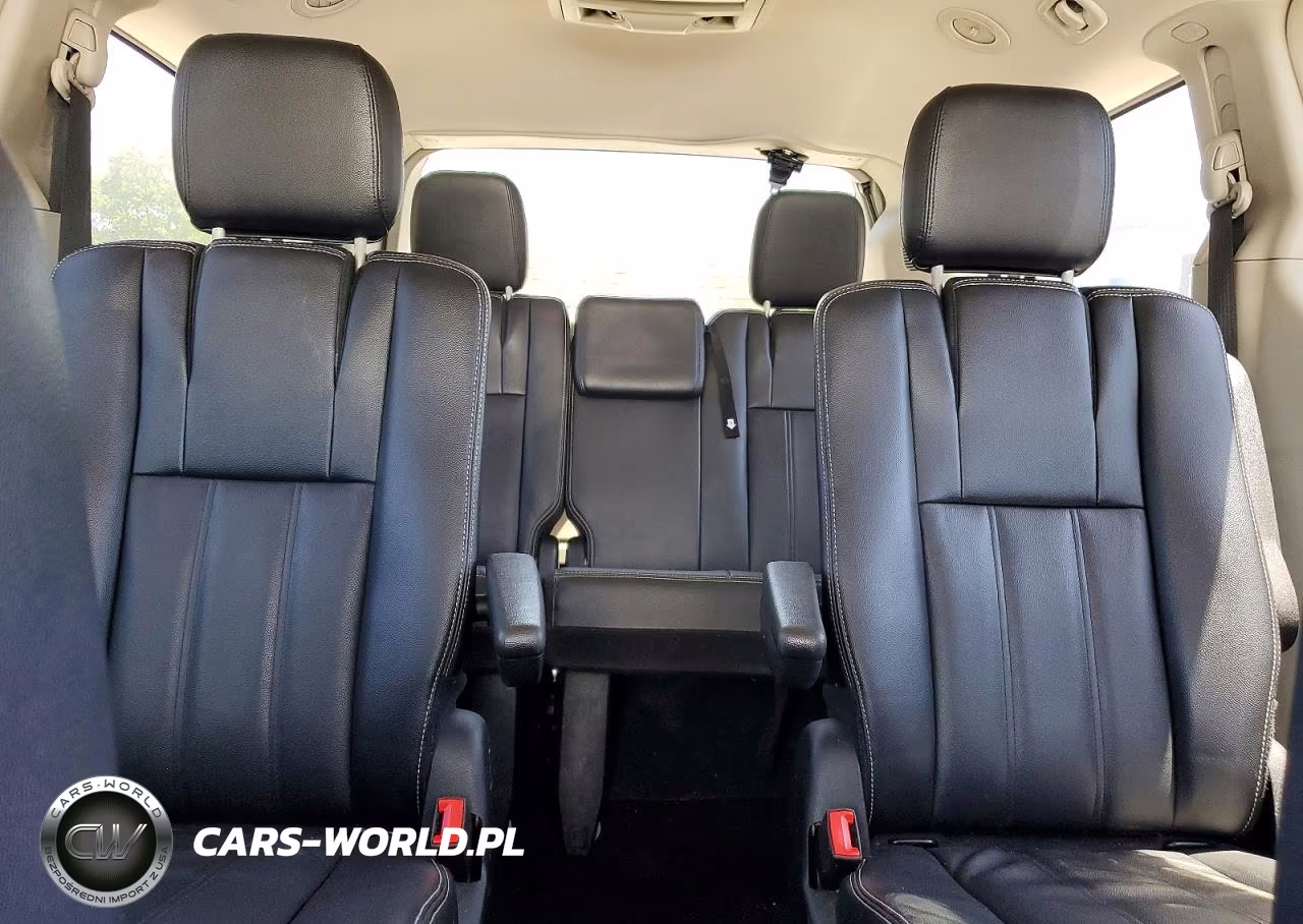 2015 Chrysler Town & Country Touring VIN:2C4RC1BG7FR552270 - 10