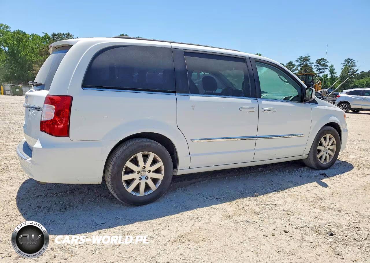 2015 Chrysler Town & Country Touring VIN:2C4RC1BG7FR552270 - 3
