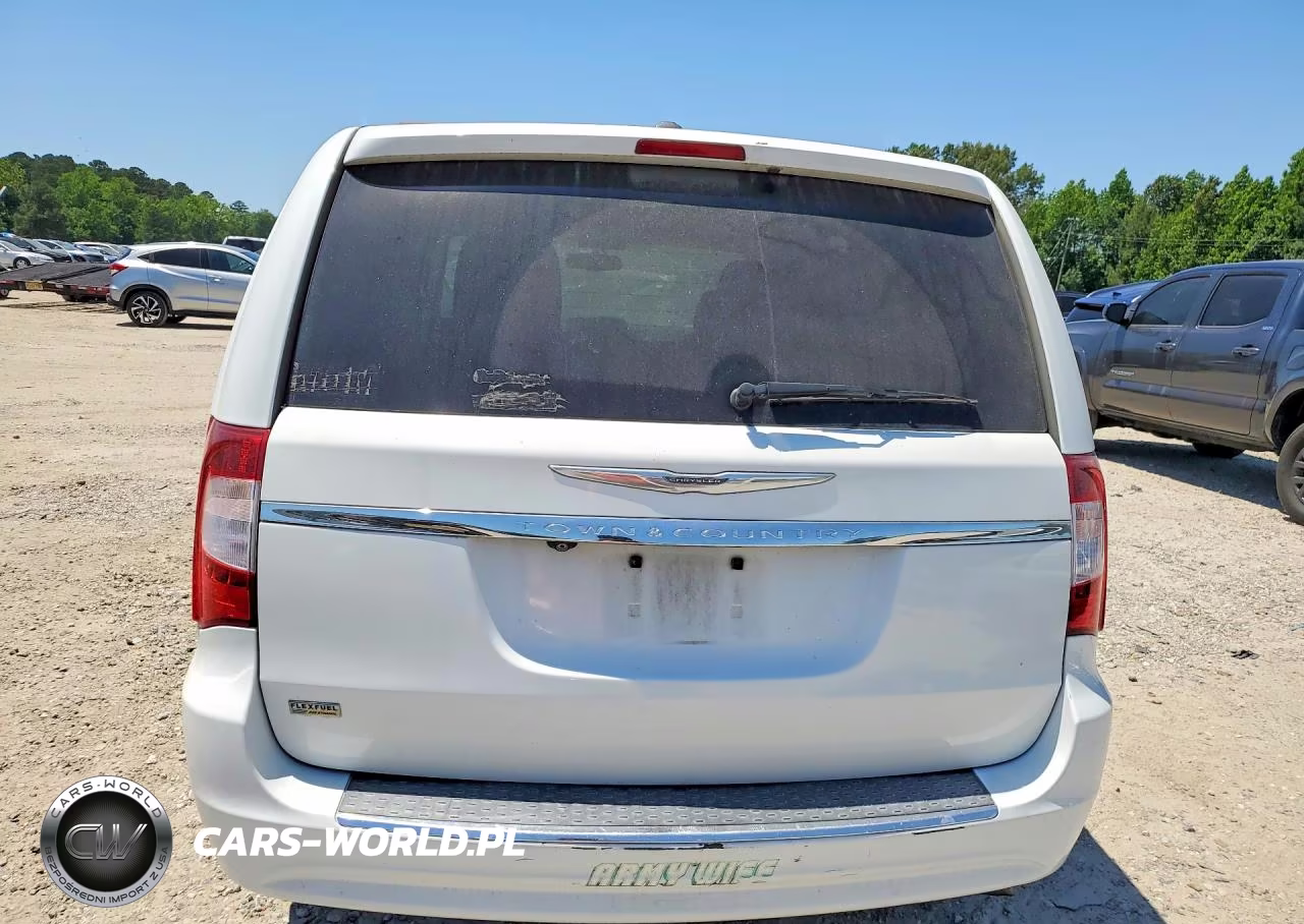 2015 Chrysler Town & Country Touring VIN:2C4RC1BG7FR552270 - 6
