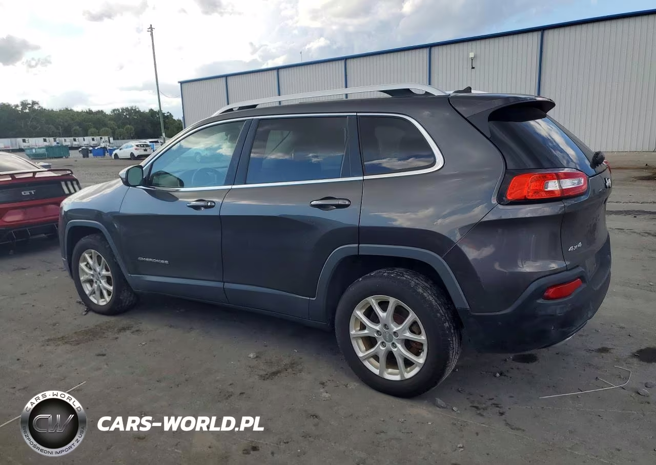 2015 Jeep Cherokee Latitude VIN:1C4PJMCS0FW571526 - 2