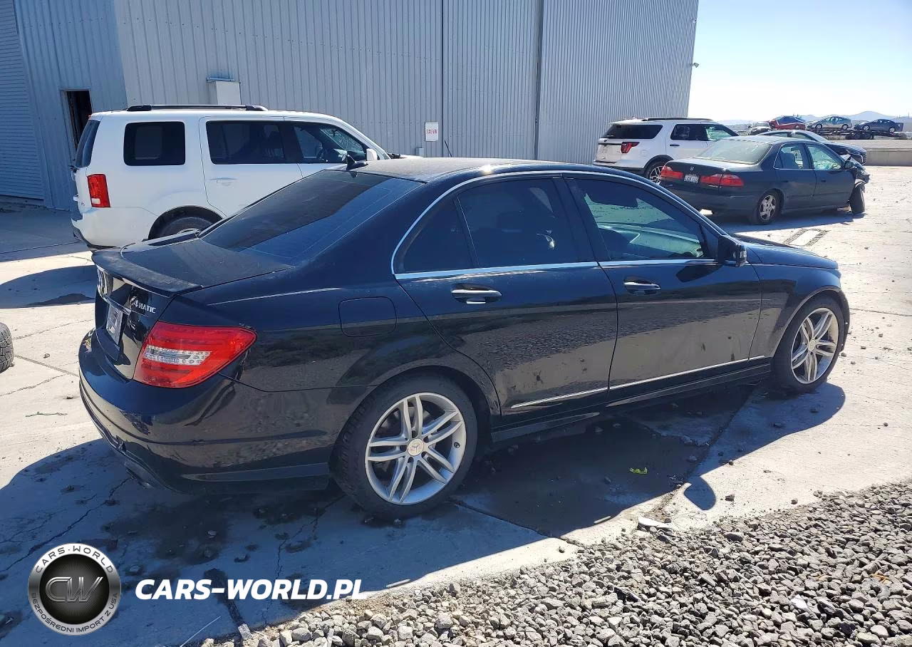 2013 Mercedes-Benz C 300 4Matic VIN:WDDGF8AB1DR301489 - 3