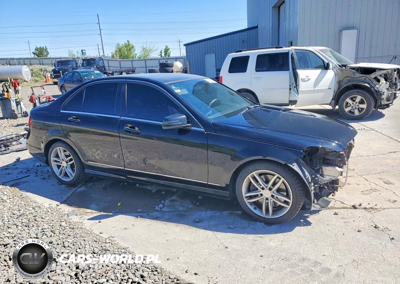 2013 Mercedes-Benz C 300 4Matic VIN:WDDGF8AB1DR301489 - 4