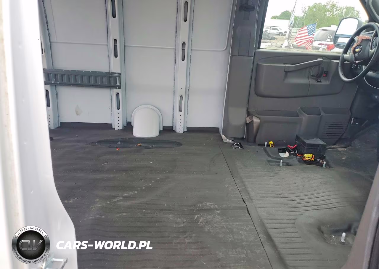 2019 Chevrolet Express G2500 VIN:1GCWGAFG8K1312094 - 11