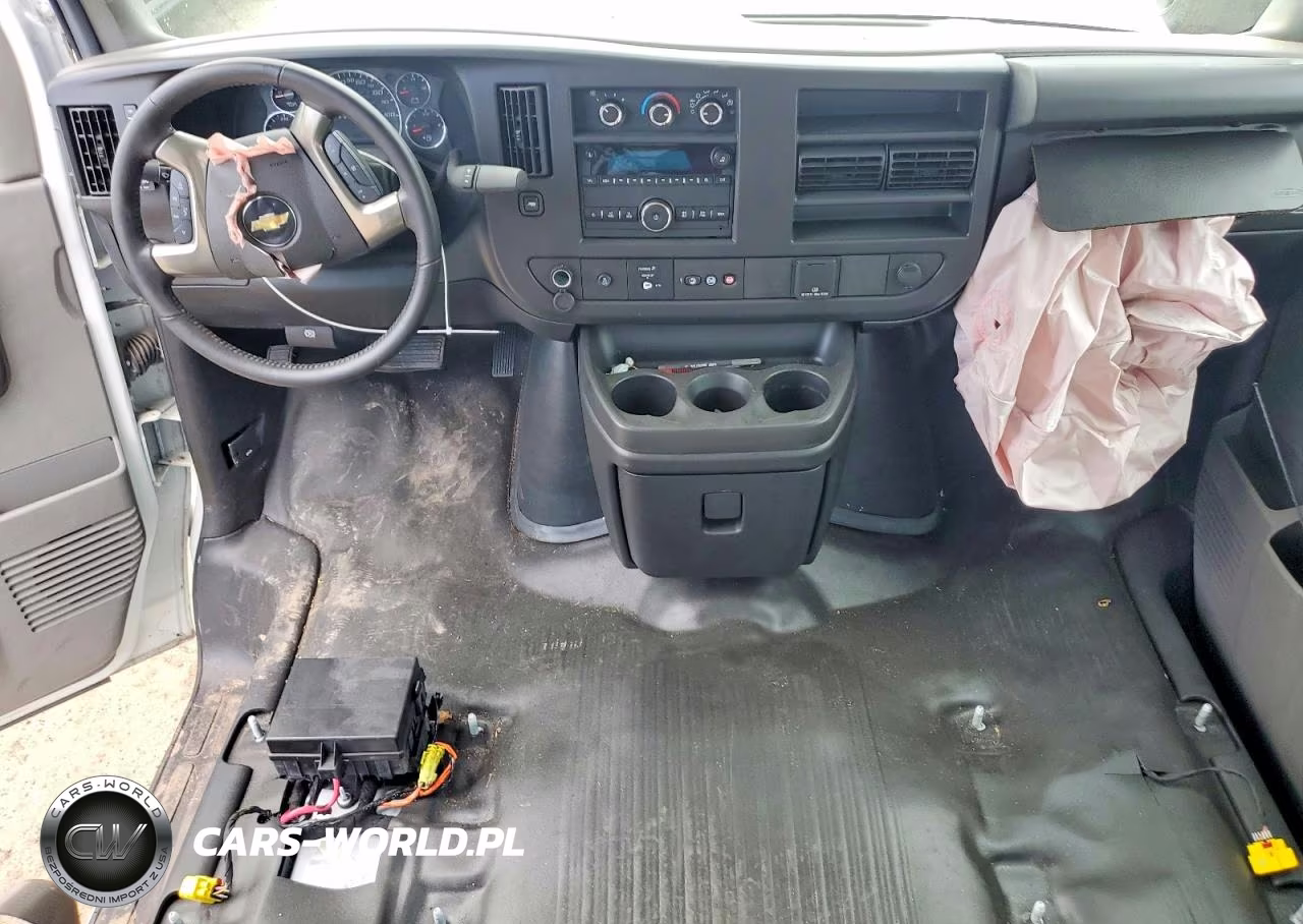 2019 Chevrolet Express G2500 VIN:1GCWGAFG8K1312094 - 8