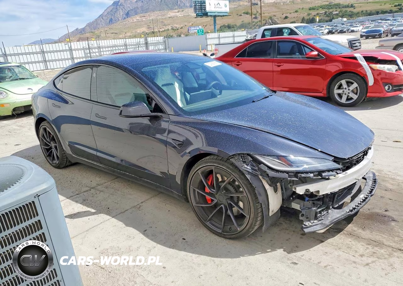2024 Tesla Model 3 VIN:5YJ3E1ET0RF853276 - 4