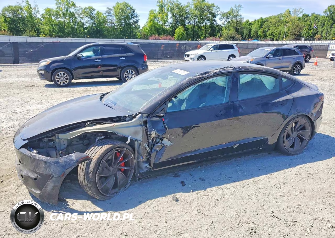 2025 Tesla Model 3 – zdjęcie 1 z 12