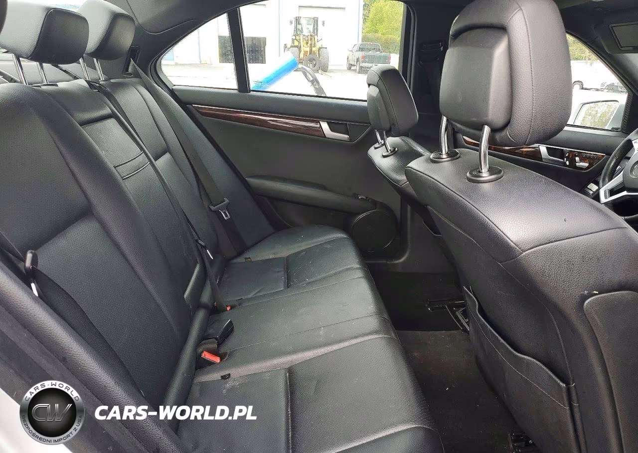 2012 Mercedes-Benz C 300 4Matic VIN:WDDGF8BB8CR210944 - 10