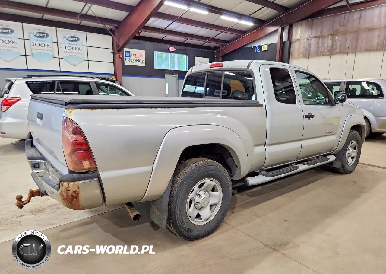 2005 Toyota Tacoma Access Cab VIN:5TEUU42N85Z137975 - 3