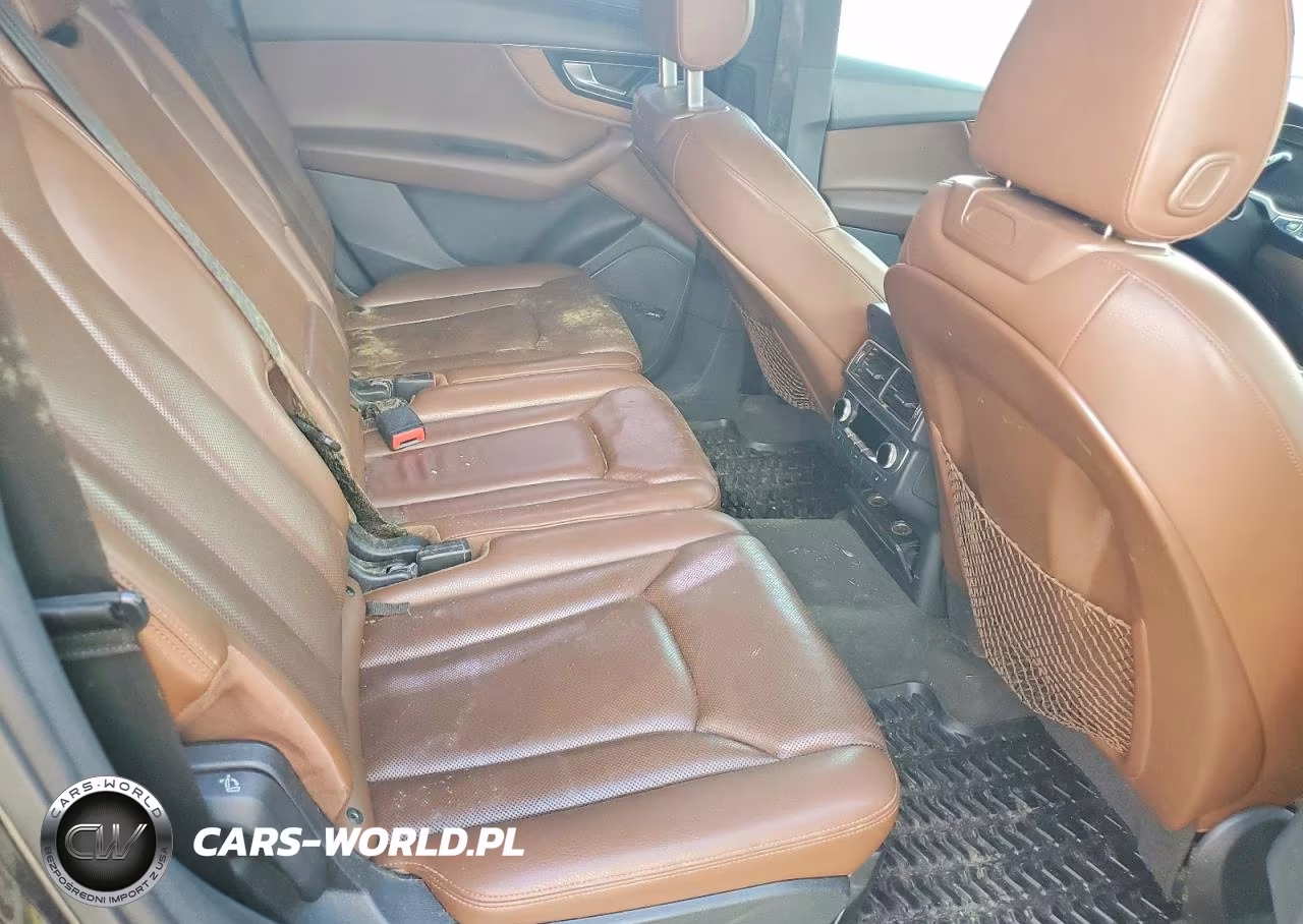 2017 Audi Q7 Premium Plus VIN:WA1LAAF75HD012275 - 10