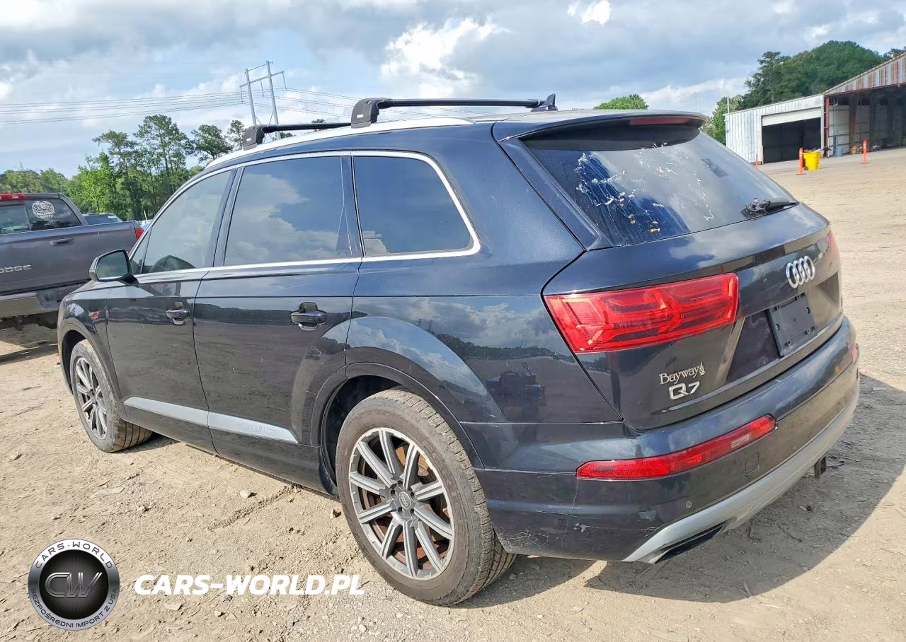2017 Audi Q7 Premium Plus VIN:WA1LAAF75HD012275 - 2