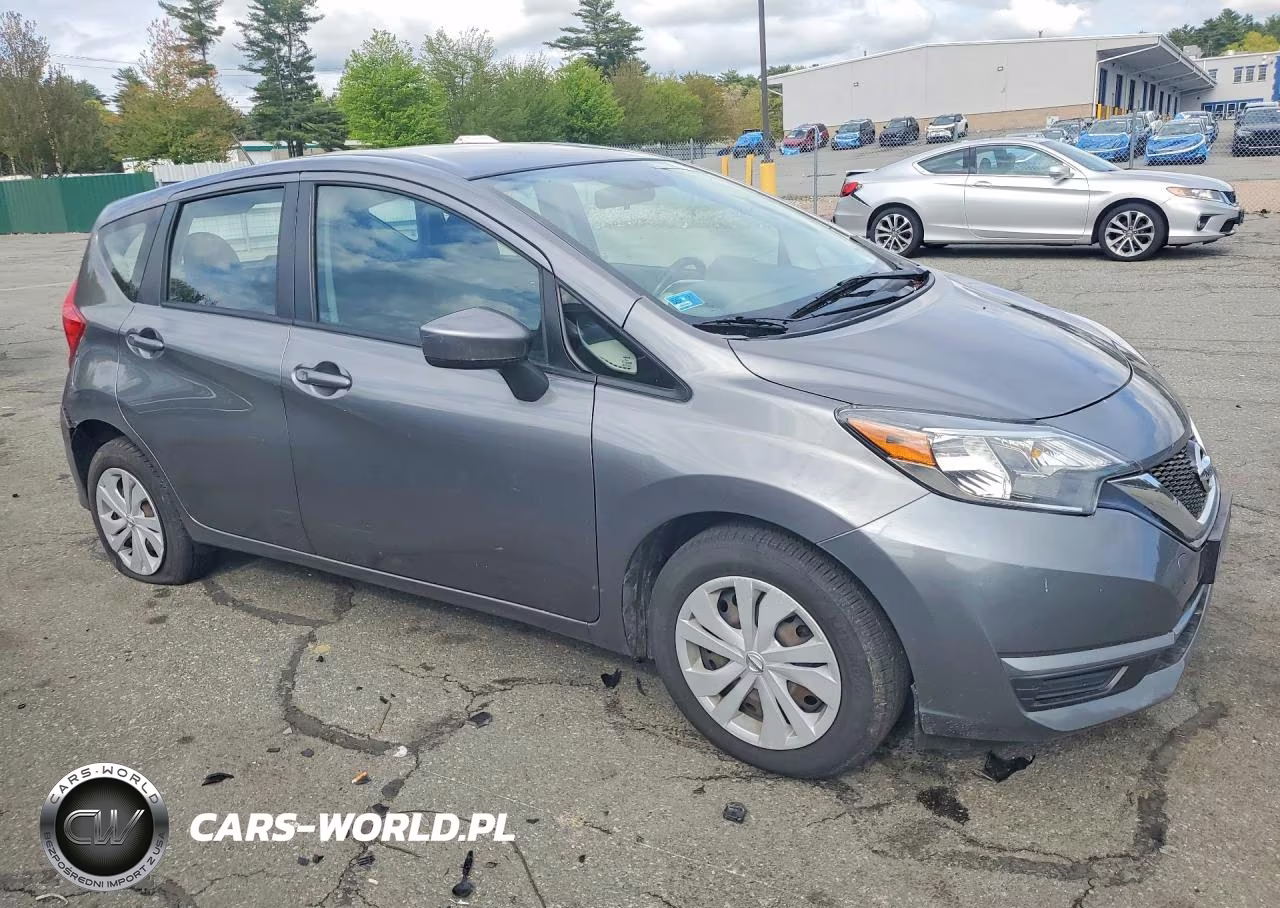 2018 Nissan Versa Note VIN:3N1CE2CP8JL353337 - 4