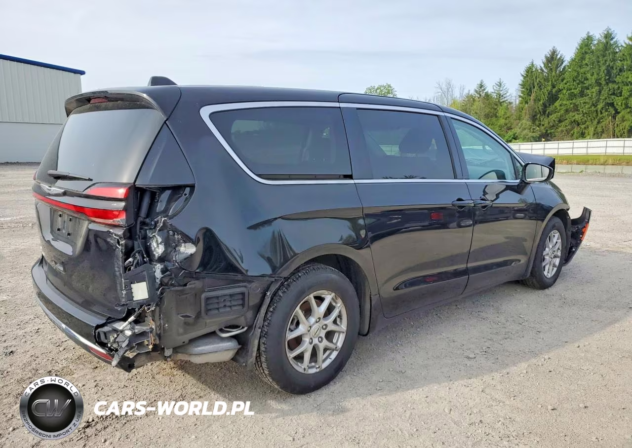 2024 Chrysler Pacifica Touring L VIN:2C4RC1BG7RR167179 - 3
