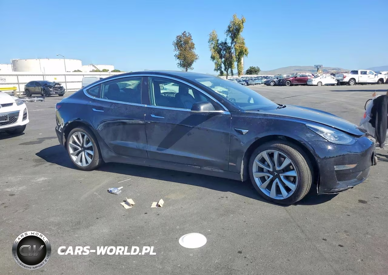 2018 Tesla Model 3 VIN:5YJ3E1EA9JF009305 - 4