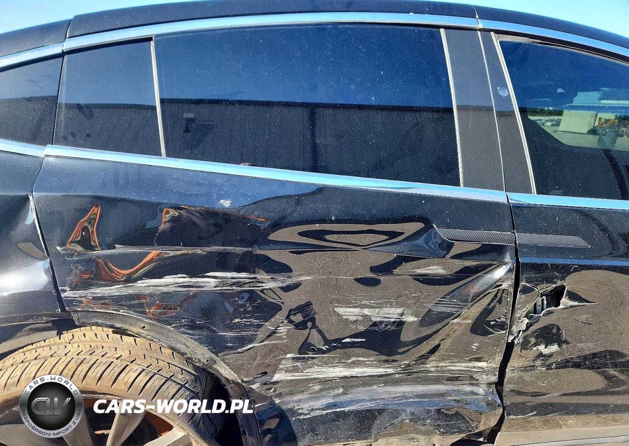 2018 Tesla Model X VIN:5YJXCBE46JF140893 - 11