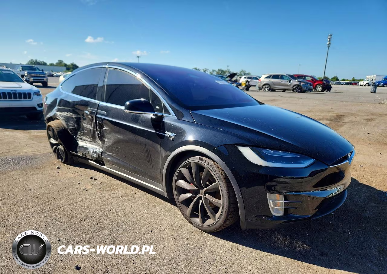 2018 Tesla Model X VIN:5YJXCBE46JF140893 - 4
