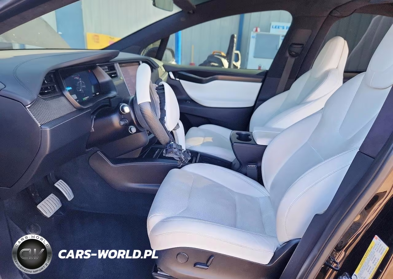 2018 Tesla Model X VIN:5YJXCBE46JF140893 - 7
