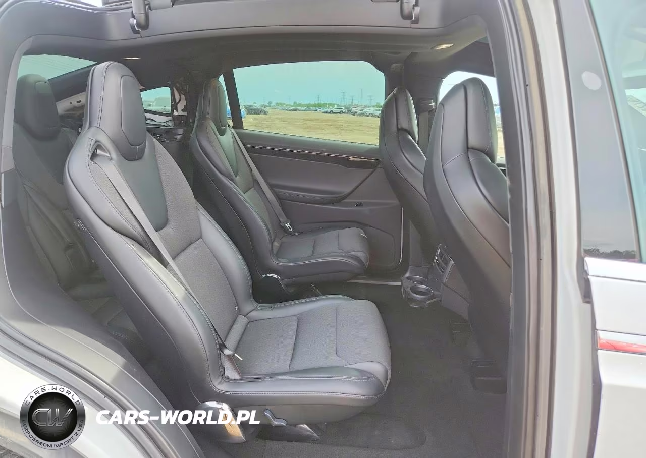 2018 Tesla Model X VIN:5YJXCBE28JF112379 - 10