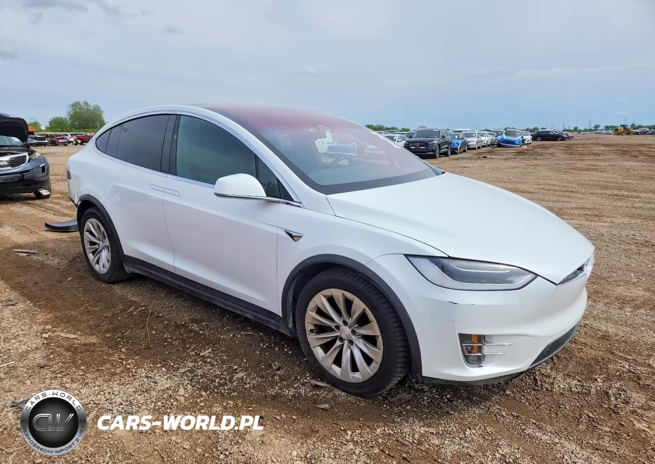 2018 Tesla Model X VIN:5YJXCBE28JF112379 - 4
