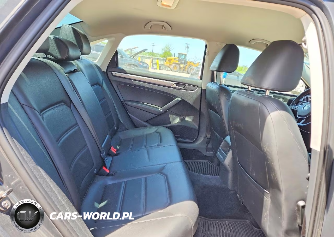 2018 Volkswagen Passat S VIN:1VWAA7A30JC000516 - 10