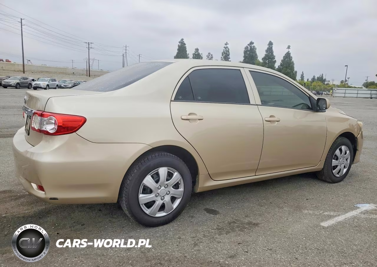 2013 Toyota Corolla L VIN:5YFBU4EE2DP186614 - 3