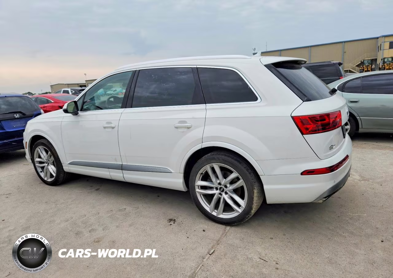2017 Audi Q7 Prestige VIN:WA1VAAF78HD048017 - 2