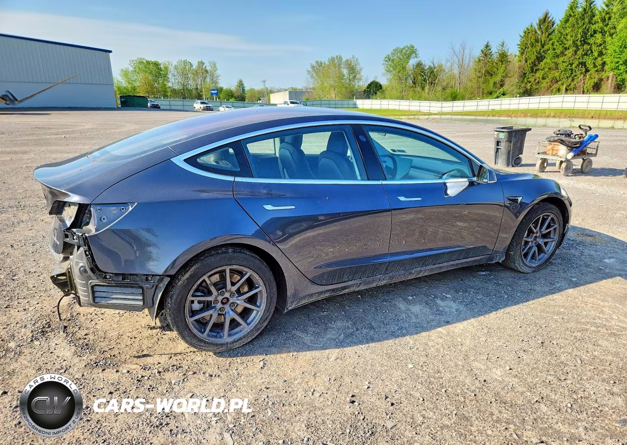 2018 Tesla Model 3 VIN:5YJ3E1EB0JF128482 - 3