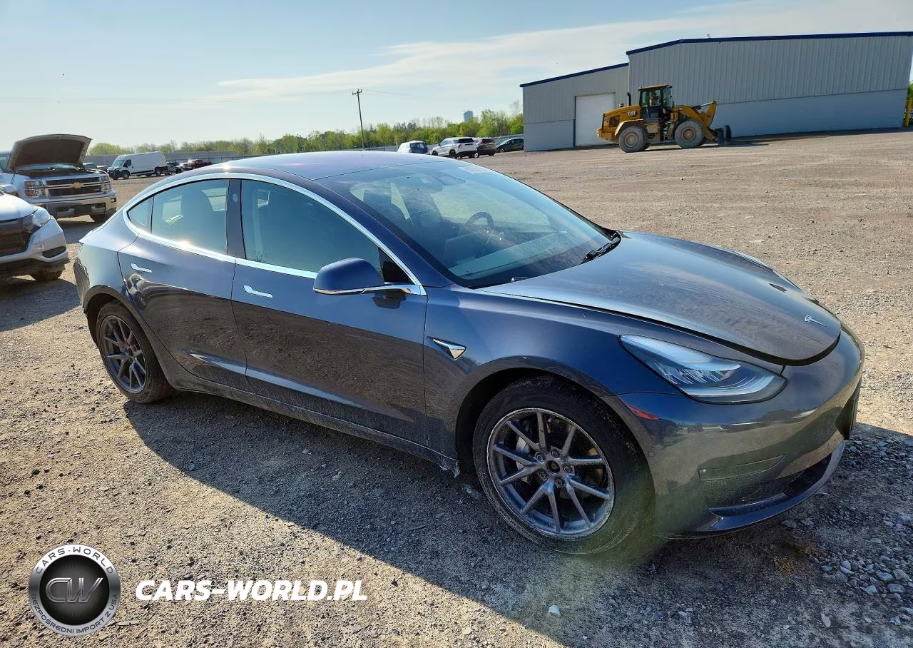 2018 Tesla Model 3 VIN:5YJ3E1EB0JF128482 - 4