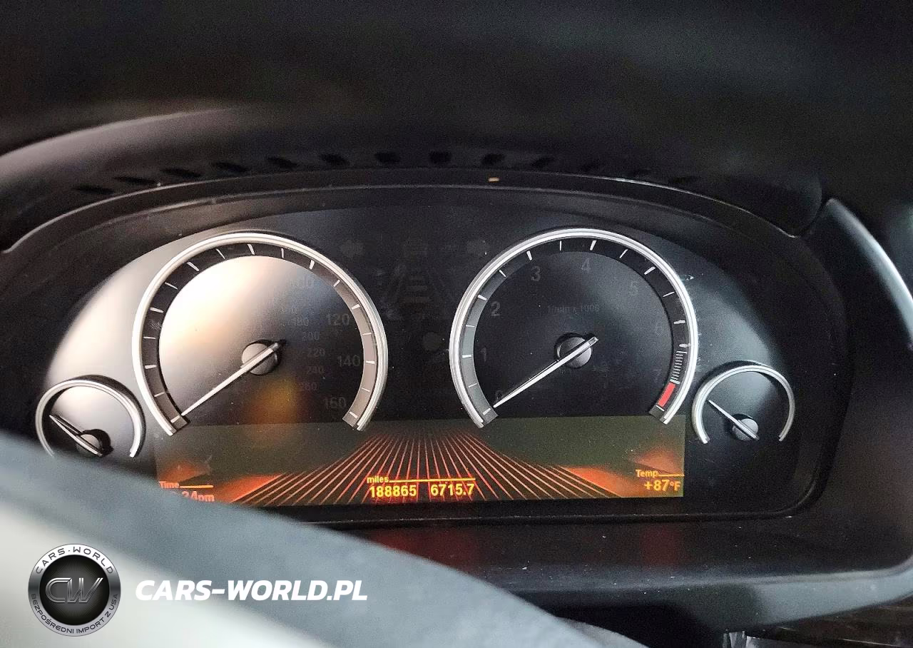 2015 BMW X5 xDrive50I VIN:5UXKR6C52F0J76273 - 9