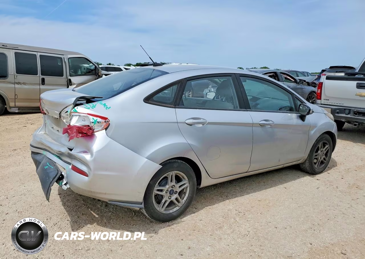 2018 Ford Fiesta Se VIN:3FADP4BJ3JM117084 - 3