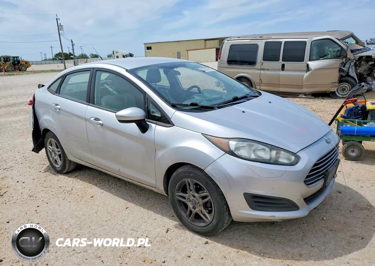 2018 Ford Fiesta Se VIN:3FADP4BJ3JM117084 - 4