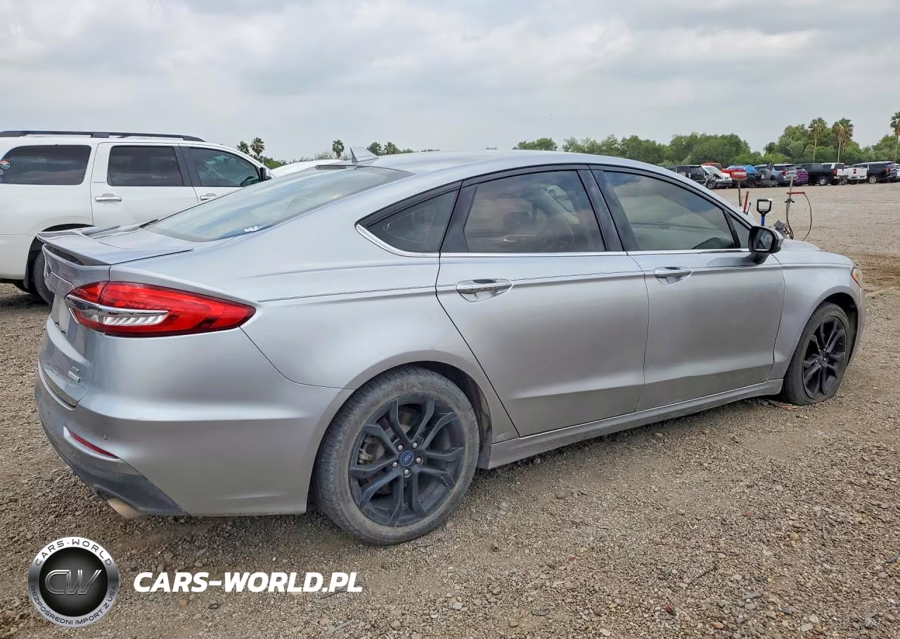 2020 Ford Fusion Se VIN:3FA6P0HDXLR168557 - 3