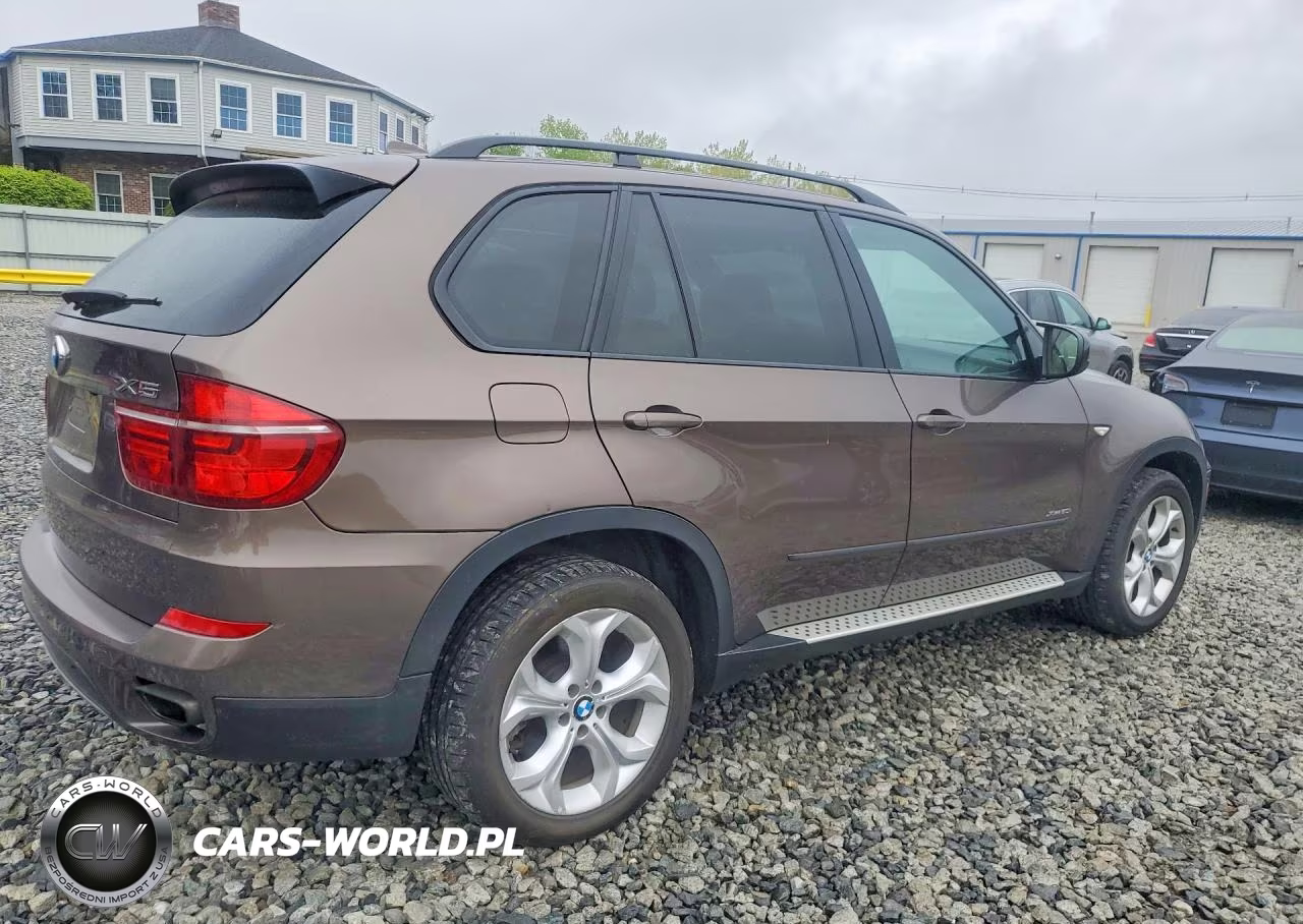 2012 BMW X5 xDrive50I VIN:5UXZV8C5XCL423491 - 3