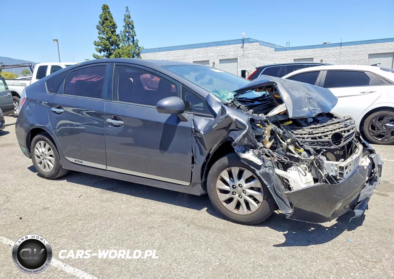 2013 Toyota Prius Plug-In Hybrid Base VIN:JTDKN3DP7D3041913 - 4