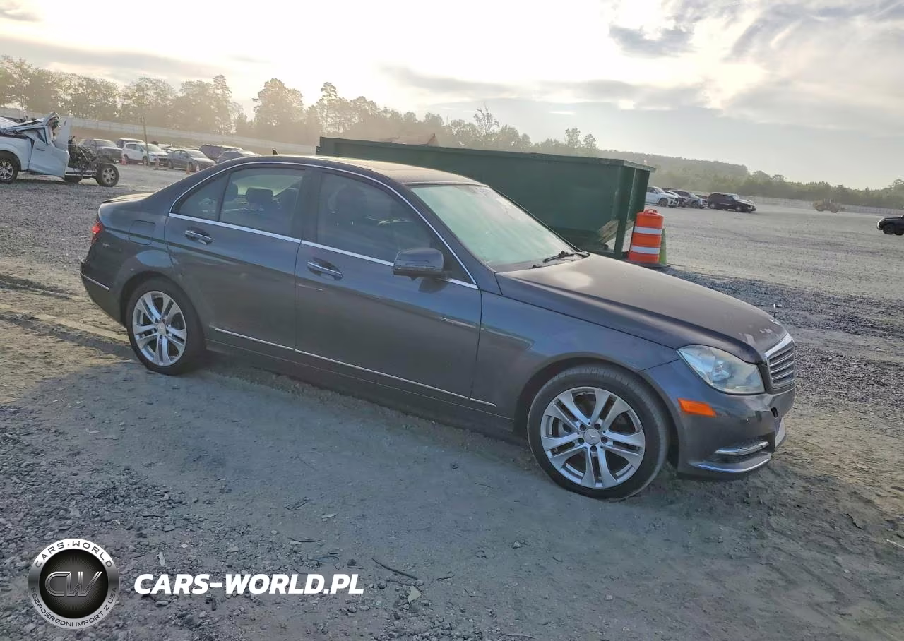 2014 Mercedes-Benz C 250 VIN:WDDGF4HB5ER307330 - 4