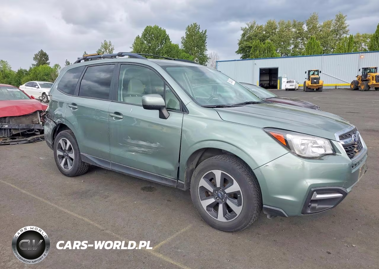 2017 Subaru Forester 2.5I Premium VIN:JF2SJAEC0HH510930 - 4