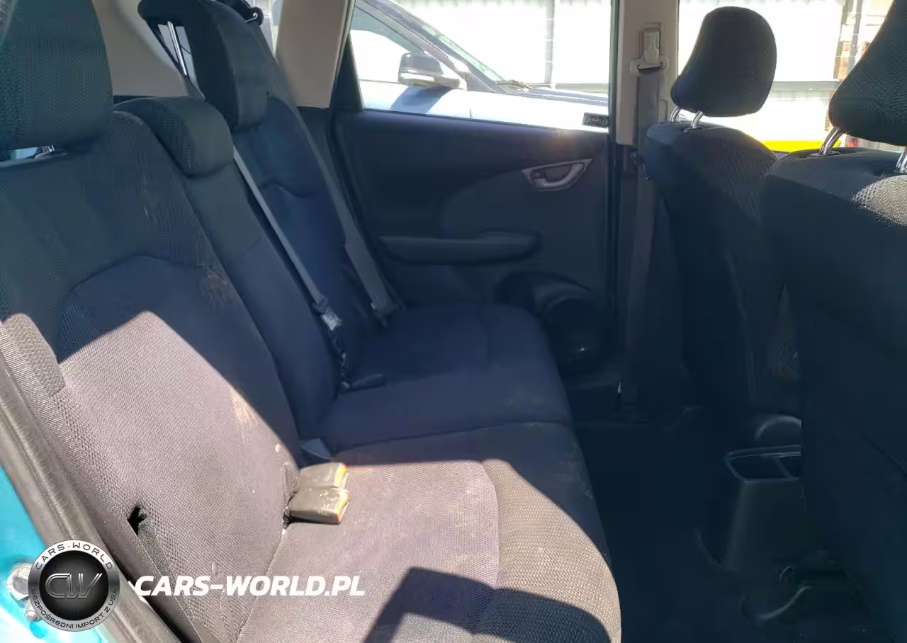 2013 Honda Fit Sport VIN:JHMGE8H53DC048867 - 10