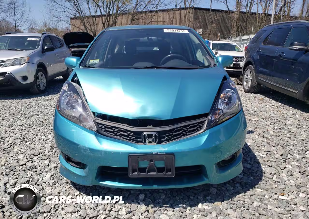 2013 Honda Fit Sport VIN:JHMGE8H53DC048867 - 5