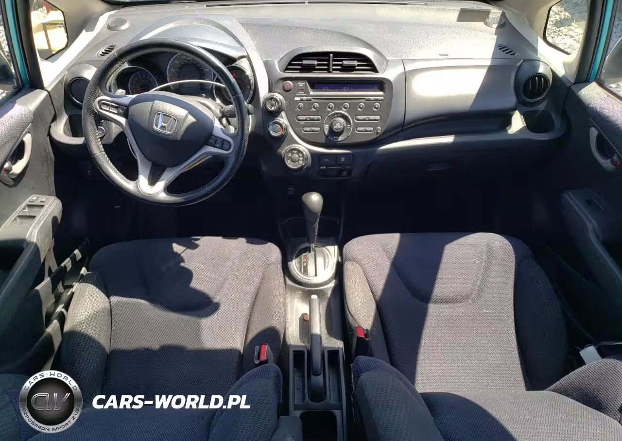 2013 Honda Fit Sport VIN:JHMGE8H53DC048867 - 8