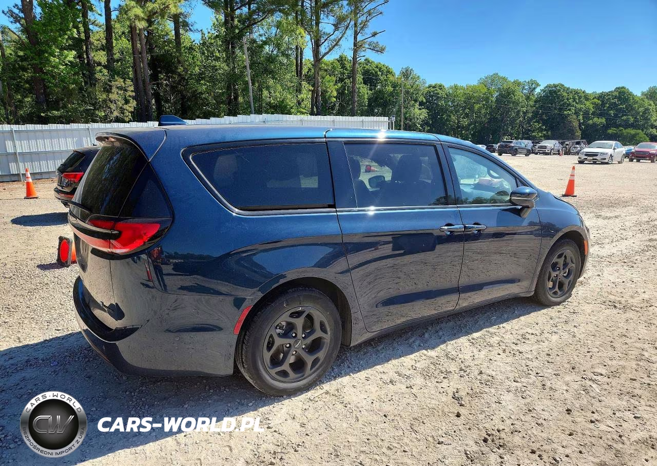 2022 Chrysler Pacifica Hybrid Limited VIN:2C4RC1S70NR193083 - 3
