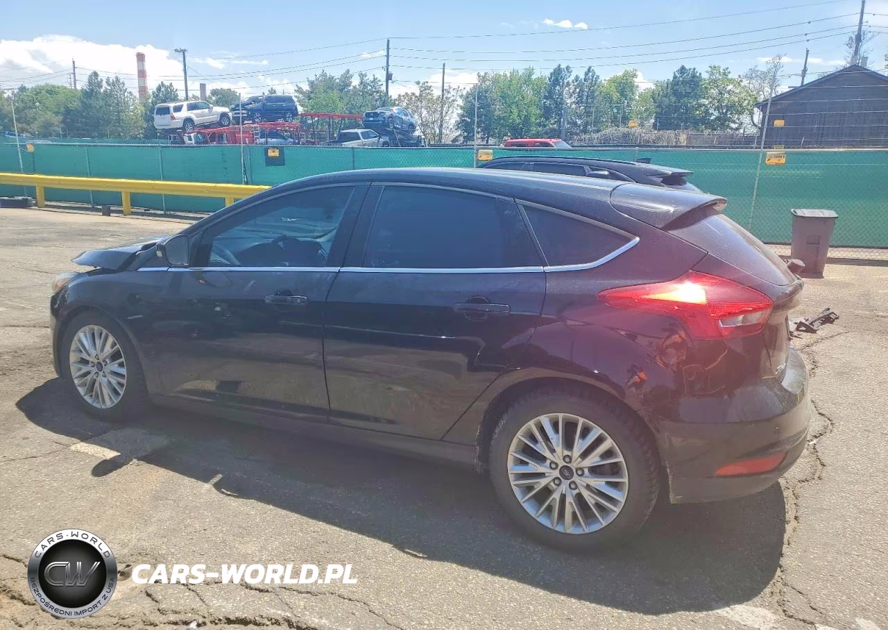 2017 Ford Focus Titanium VIN:1FADP3N29HL329000 - 2
