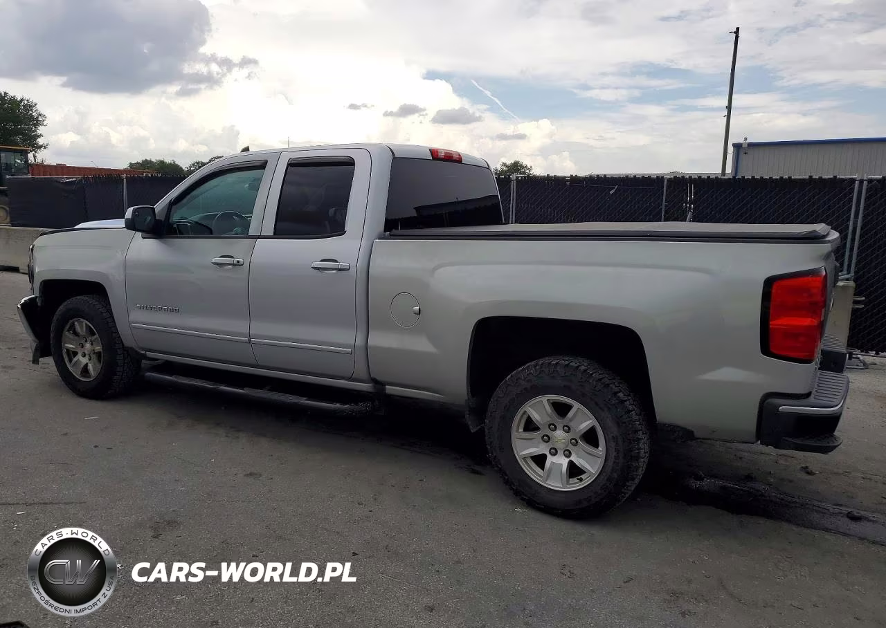 2018 Chevrolet Silverado C1500 Lt VIN:1GCRCREC0JZ173360 - 2