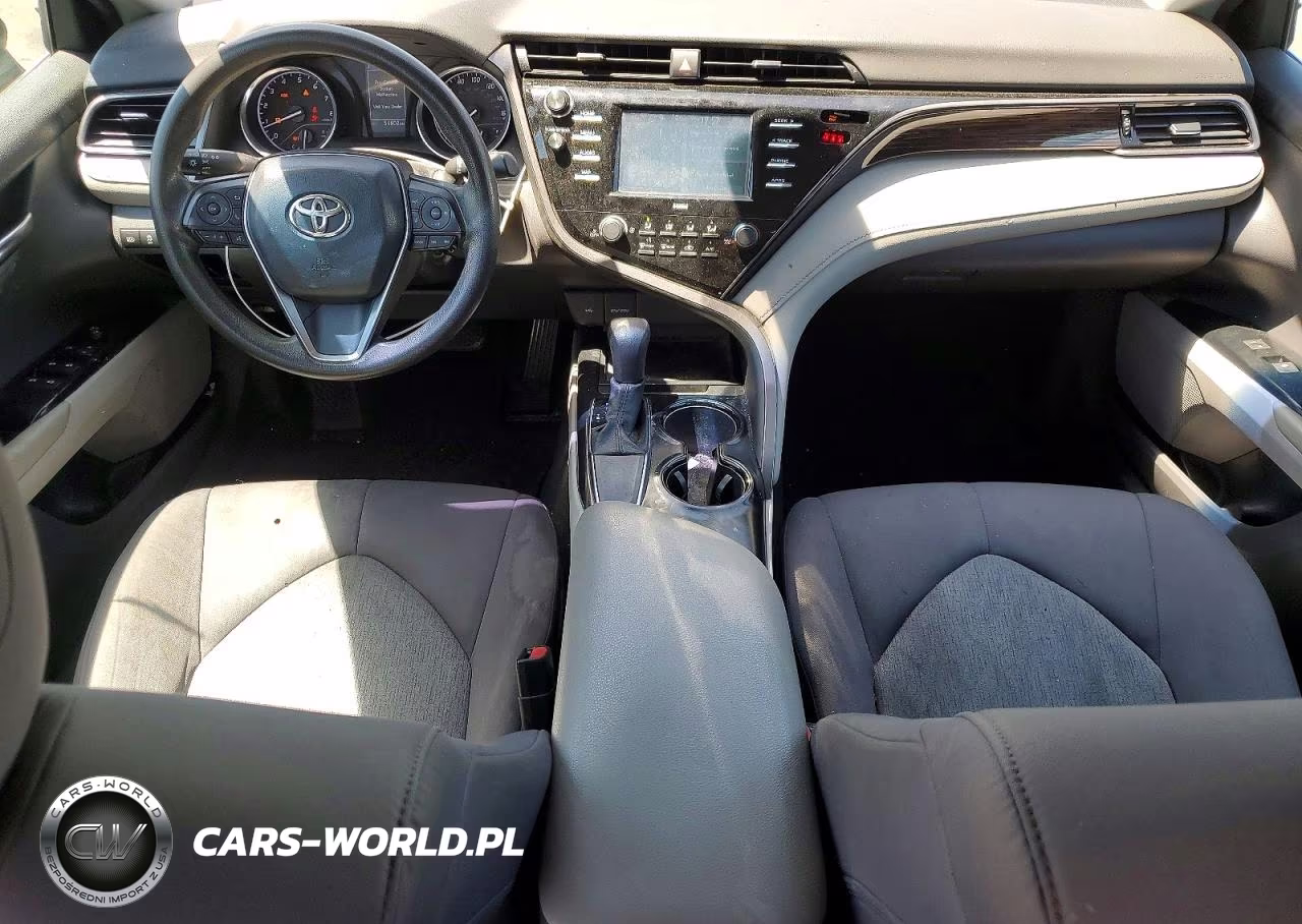 2020 Toyota Camry Le VIN:4T1C11AK8LU363297 - 8
