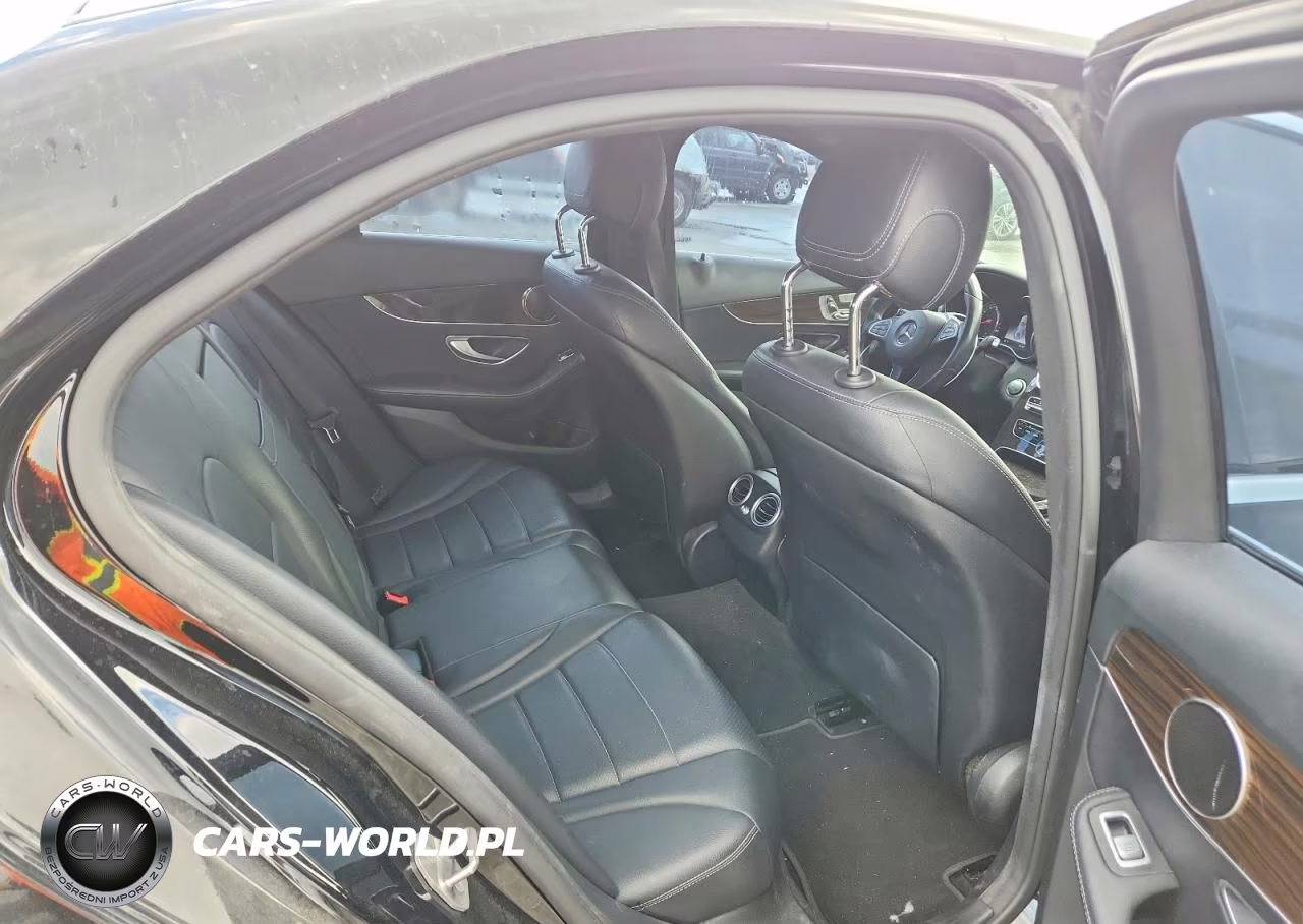 2018 Mercedes-Benz C 300 VIN:55SWF4JBXJU244322 - 10