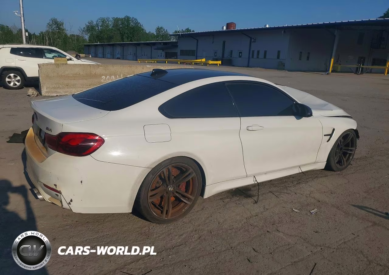 2016 BMW M4 VIN:WBS3R9C50GK336317 - 3